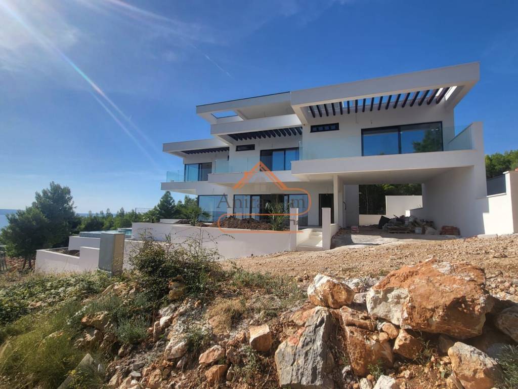 Vila, Prodaja, Dugi rat, Dugi Rat