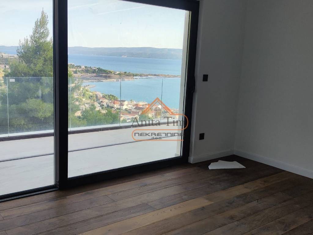 Vila, Prodaja, Dugi rat, Dugi Rat