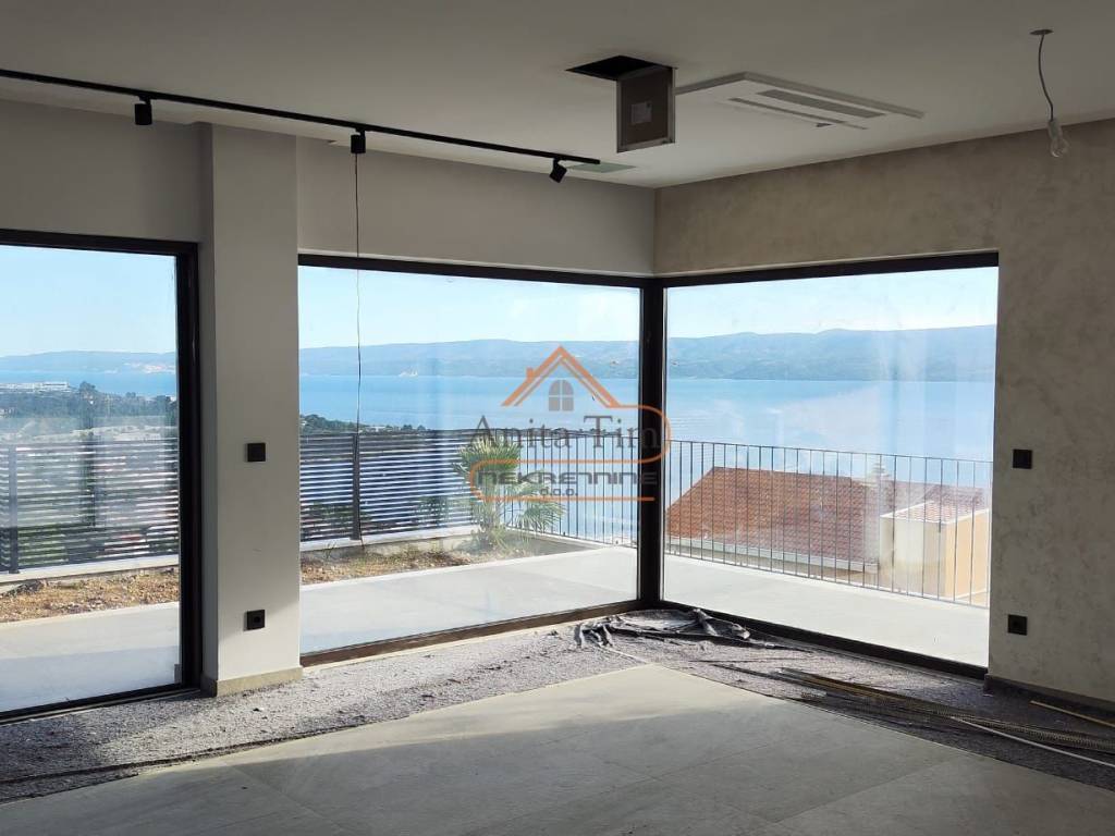 Vila, Prodaja, Dugi rat, Dugi Rat
