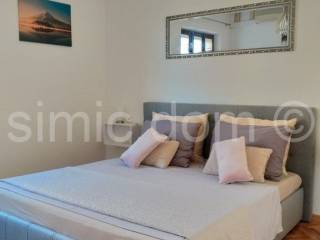 Vila, Prodaja, Selca, Selca