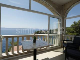 Vila, Prodaja, Selca, Selca