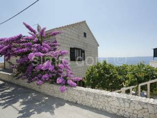 Vila, Prodaja, Selca, Selca