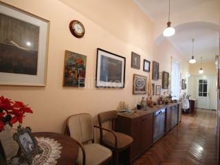 Flat in a building, Sale, Split, Split