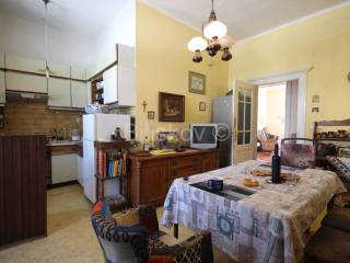 Flat in a building, Sale, Split, Split