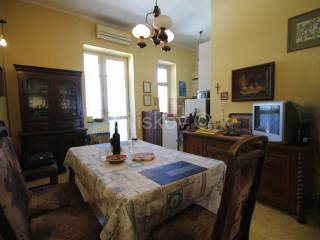 Flat in a building, Sale, Split, Split
