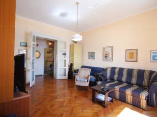 Flat in a building, Sale, Split, Split
