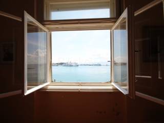 Flat in a building, Sale, Split, Split