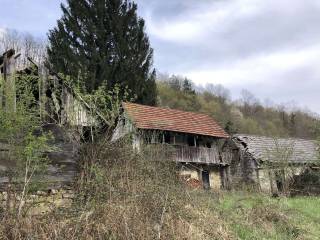 By the river, Sale, Slunj, Slunj