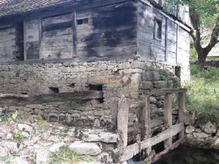 By the river, Sale, Slunj, Slunj