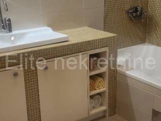Flat in a house, Rent, Matulji, Matulji