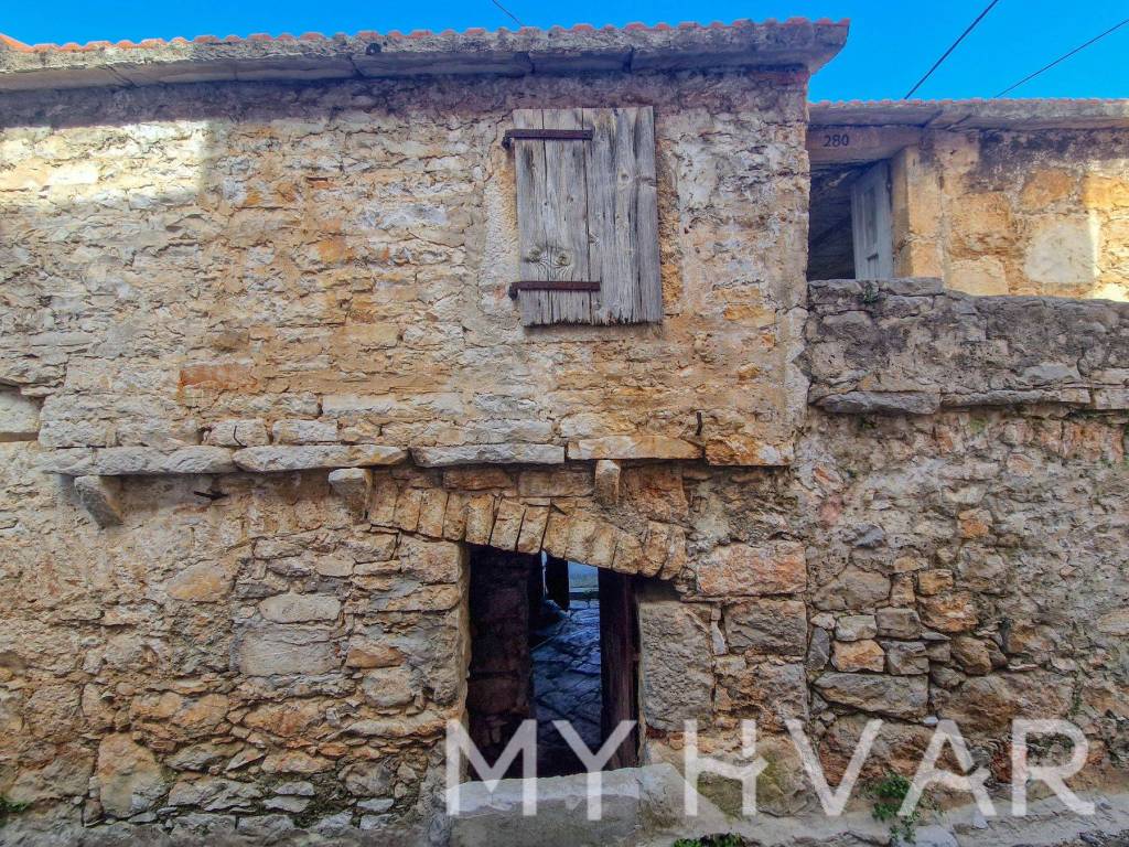 Kamena kuca, Prodaja, Stari grad, Vrbanj