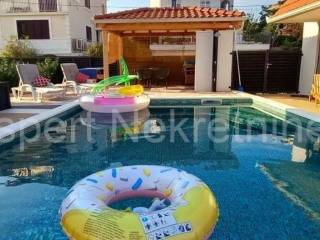 House with apartments, Sale, Seget, Seget Vranjica