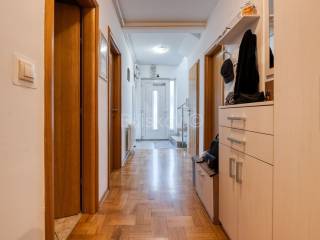 Flat in a building, Sale, Zagreb, Sesvete