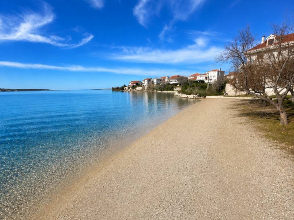 Razanac, Ljubac