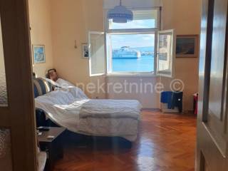 Flat in a building, Sale, Split, Split
