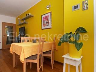 Flat in a building, Sale, Pula, Pula