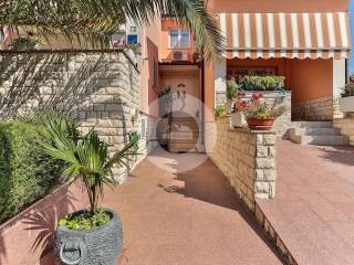 House with apartments, Sale, Pula, Pula