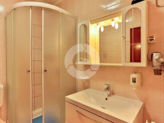House with apartments, Sale, Pula, Pula