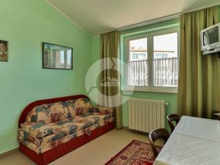House with apartments, Sale, Pula, Pula
