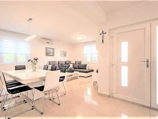 House by the sea, Sale, Marina, Sevid
