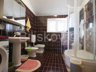 Residential-commercial property, Sale, Omiš, Mimice