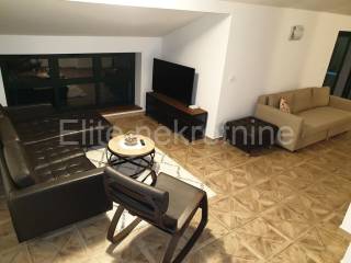 Flat in a house, Rent, Rijeka, Sjever