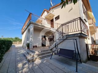 Residential-commercial property, Sale, Višnjan, Višnjan