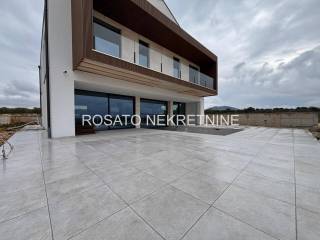 Benkovac, Tinj