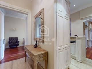 Flat in a building, Sale, Zagreb, Donji Grad