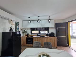 House with apartments, Sale, Vrsi, Vrsi