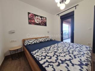 House with apartments, Sale, Vrsi, Vrsi