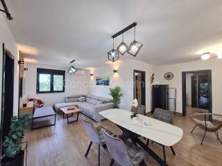 House with apartments, Sale, Vrsi, Vrsi