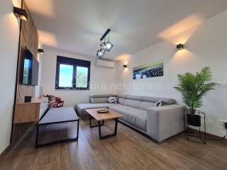 House with apartments, Sale, Vrsi, Vrsi
