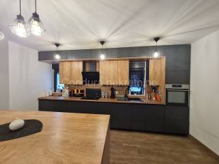 House with apartments, Sale, Vrsi, Vrsi