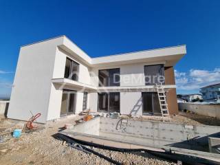 Luksuzna vila, Prodaja, Privlaka, Privlaka