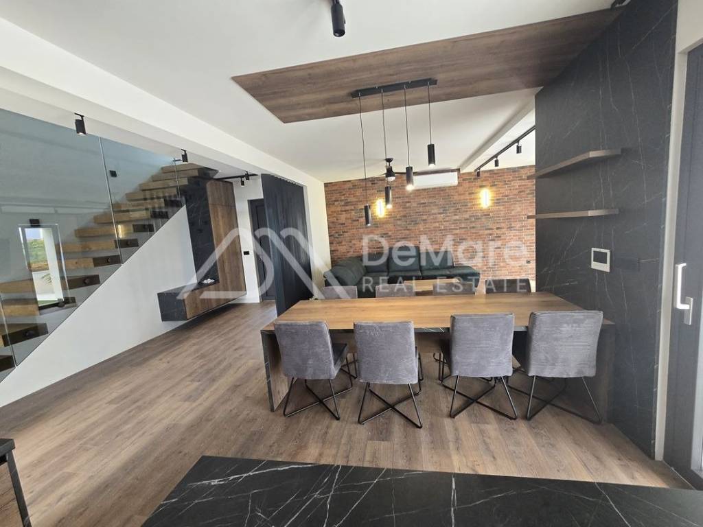 Luksuzna vila, Prodaja, Privlaka, Privlaka