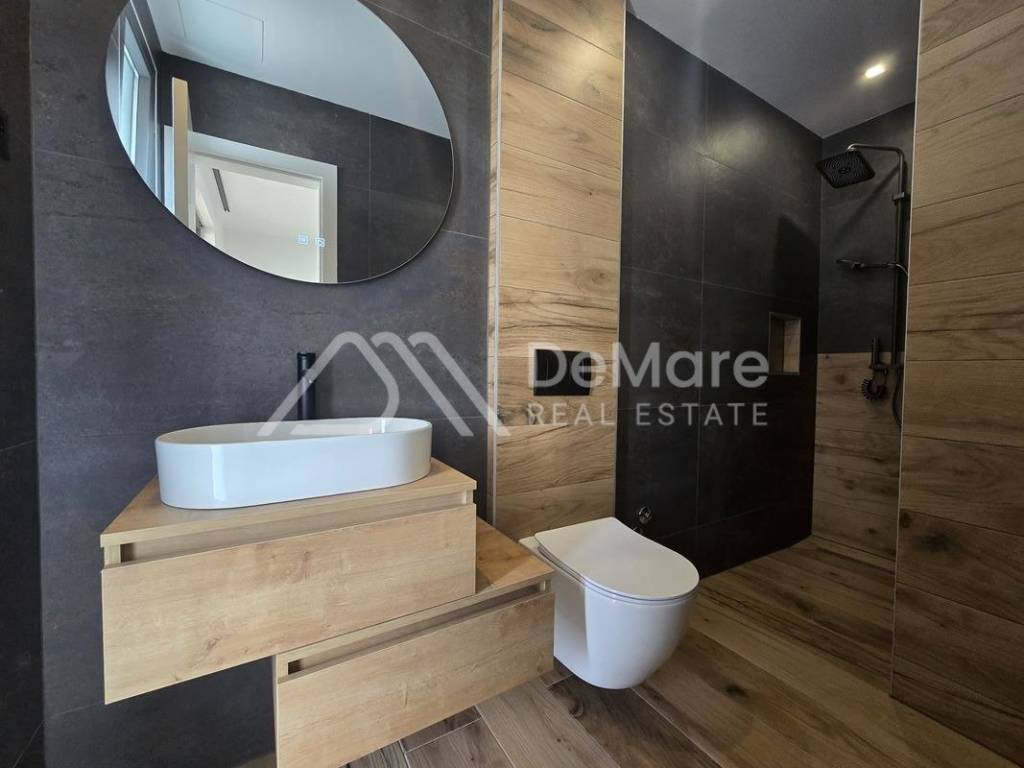 Luksuzna vila, Prodaja, Privlaka, Privlaka