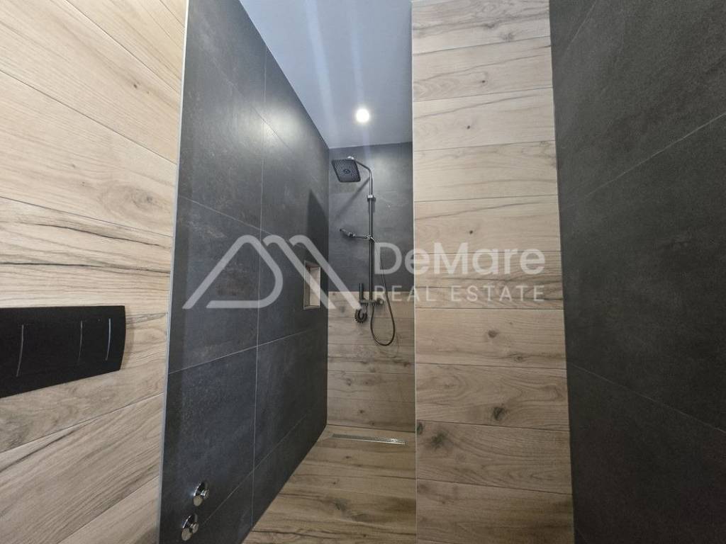 Luksuzna vila, Prodaja, Privlaka, Privlaka