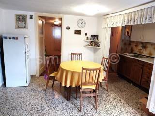 Flat in a house, Sale, Split, Split