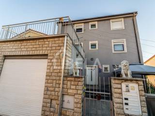 House with apartments, Sale, Pula, Pula