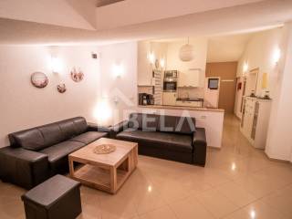 House with apartments, Sale, Pula, Pula