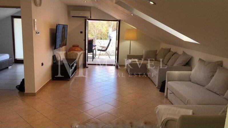 Apartman s okucnicom, Prodaja, Omisalj, Njivice