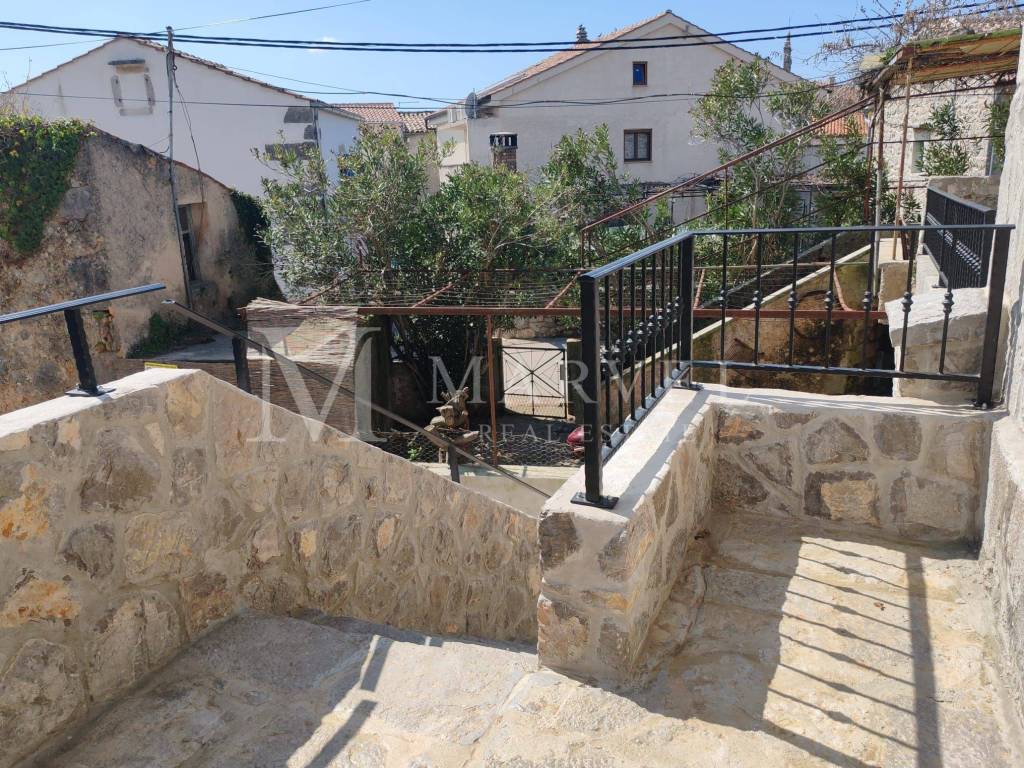 Kamena kuca, Prodaja, Krk, Krk