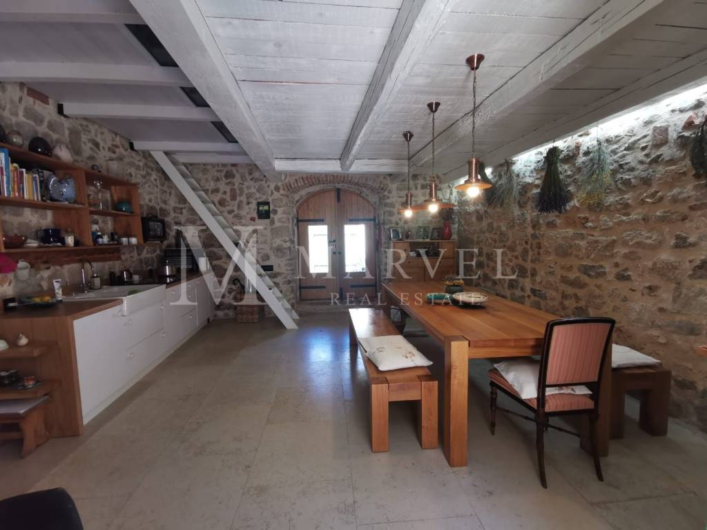 Kamena kuca, Prodaja, Krk, Krk