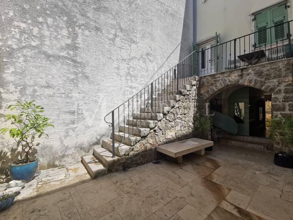 Kamena kuca, Prodaja, Krk, Krk