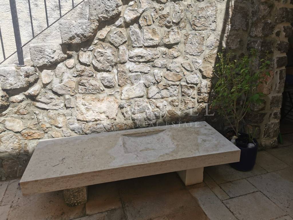 Kamena kuca, Prodaja, Krk, Krk