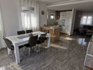Luksuzni apartman, Prodaja, Vir, Vir