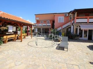 House with apartments, Sale, Vir, Vir
