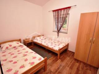 House with apartments, Sale, Vir, Vir