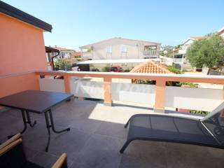House with apartments, Sale, Vir, Vir